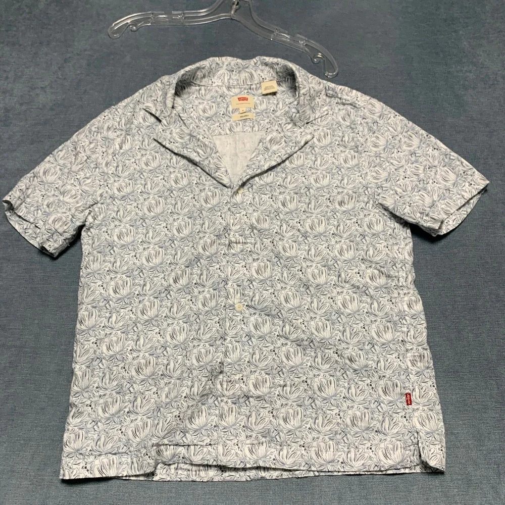 Levi's Camp Shirt Mens Medium White Blue Floral Botanical Beachwear Relaxed Fit